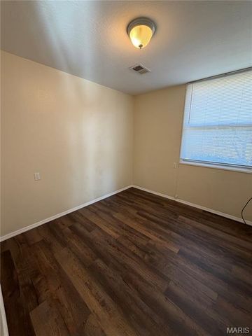 21 Crabapple Court, St Louis, MO 63132