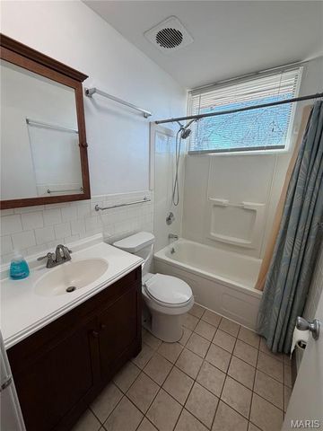 21 Crabapple Court, St Louis, MO 63132