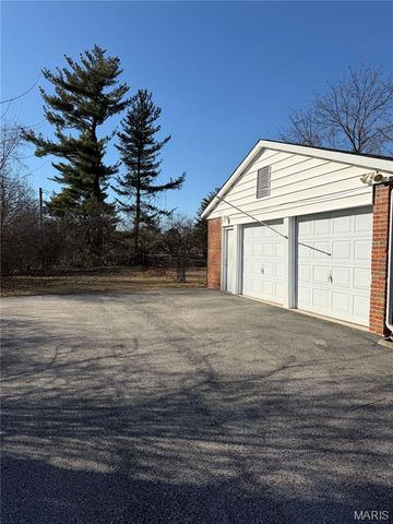 21 Crabapple Court, St Louis, MO 63132