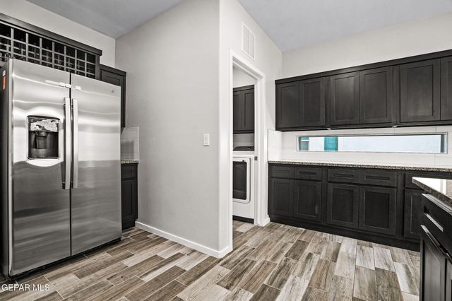 332 HECTOR PORRAS Drive, El Paso, TX 79928