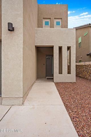 332 HECTOR PORRAS Drive, El Paso, TX 79928