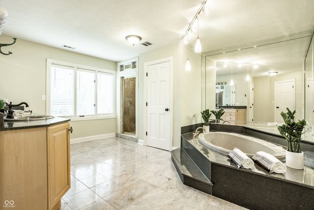 7584 Ballinshire N, Indianapolis, IN 46254