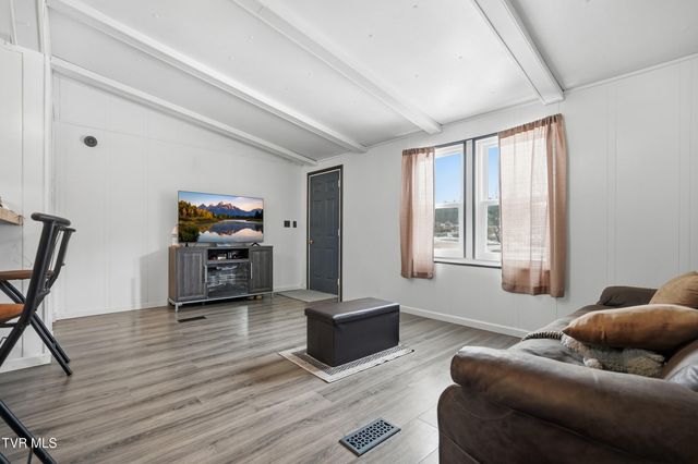 1475 Southeast Hawthorne Road, Norton, VA 24273