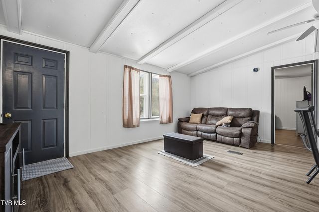 1475 Southeast Hawthorne Road, Norton, VA 24273