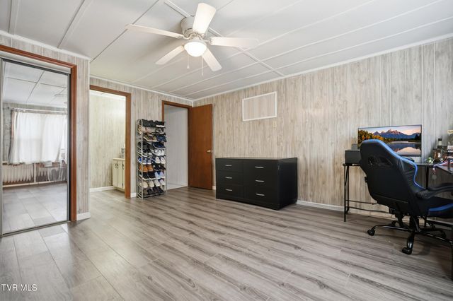 1475 Southeast Hawthorne Road, Norton, VA 24273