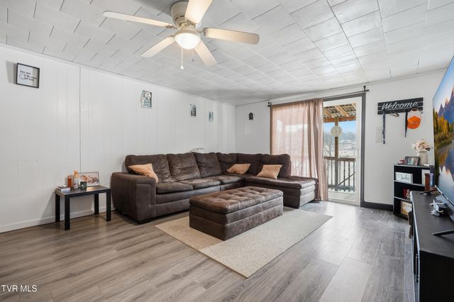 1475 Southeast Hawthorne Road, Norton, VA 24273