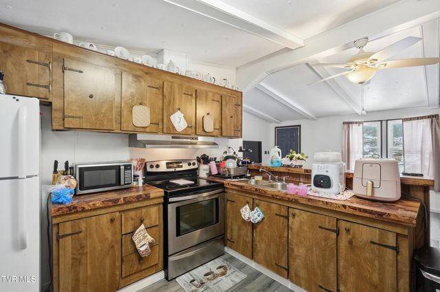 1475 Southeast Hawthorne Road, Norton, VA 24273