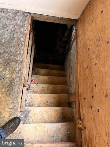 518 INGLESIDE AVE, Baltimore, MD 21228