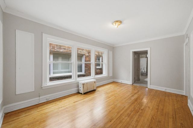 7537 S Phillips Avenue, Chicago, IL 60649