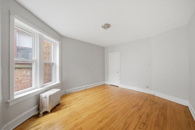 7537 S Phillips Avenue, Chicago, IL 60649