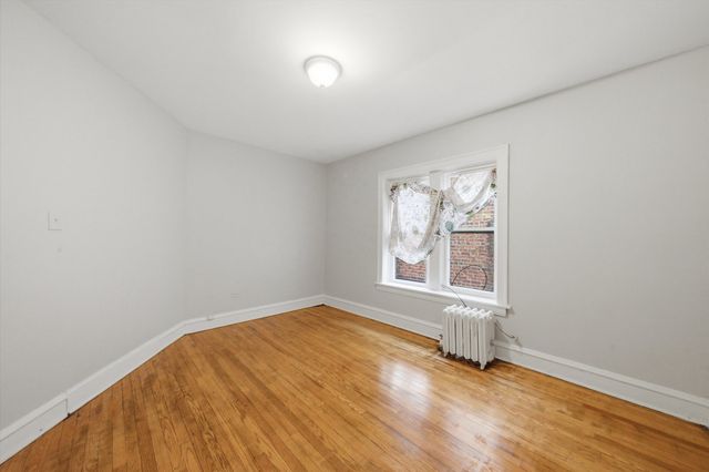 7537 S Phillips Avenue, Chicago, IL 60649