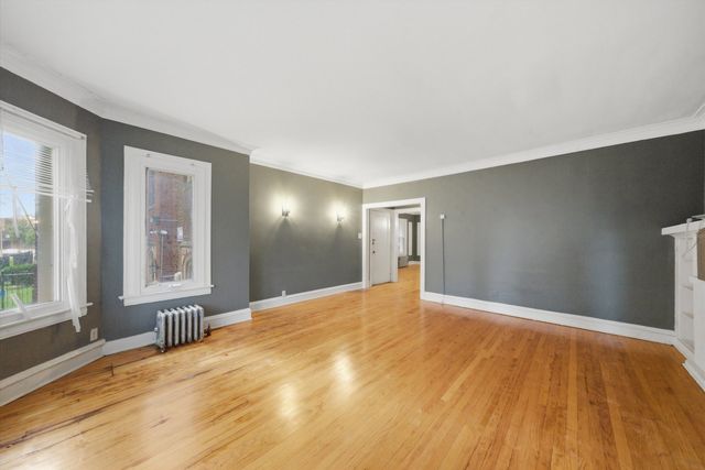 7537 S Phillips Avenue, Chicago, IL 60649