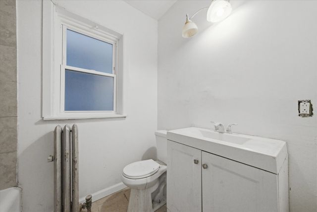 7537 S Phillips Avenue, Chicago, IL 60649