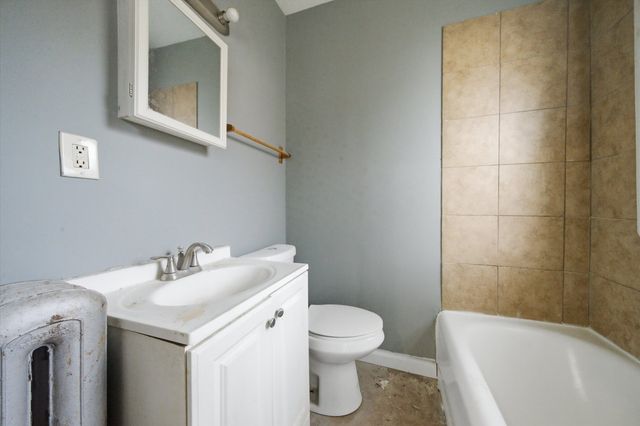 7537 S Phillips Avenue, Chicago, IL 60649