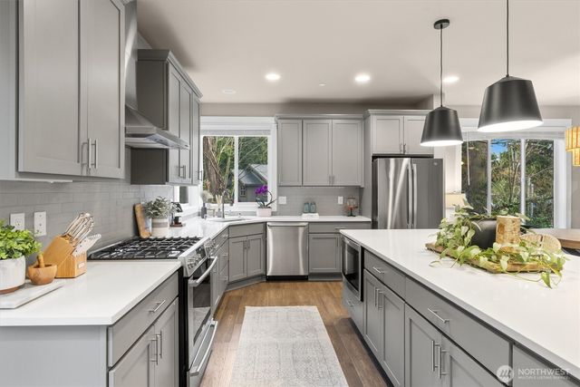 7223 NE 118th Court, Kirkland, WA 98034