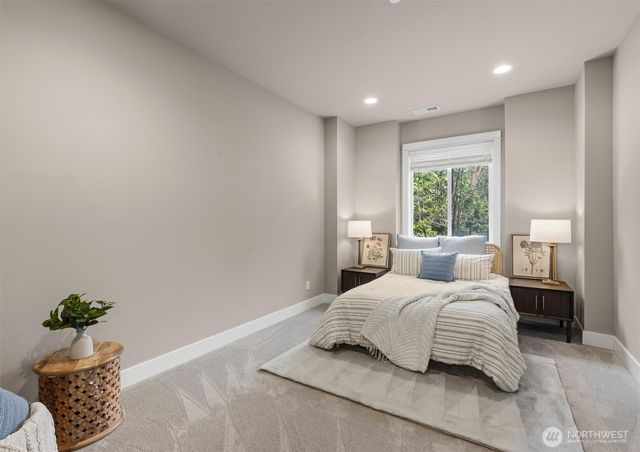 7223 NE 118th Court, Kirkland, WA 98034