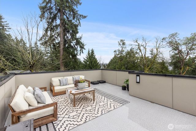 7223 NE 118th Court, Kirkland, WA 98034