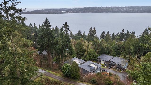 7223 NE 118th Court, Kirkland, WA 98034