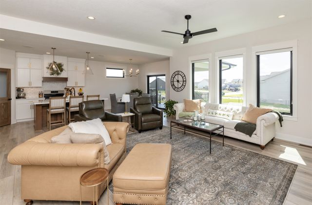 1300 Deer Ridge Drive NW, Bondurant, IA 50035