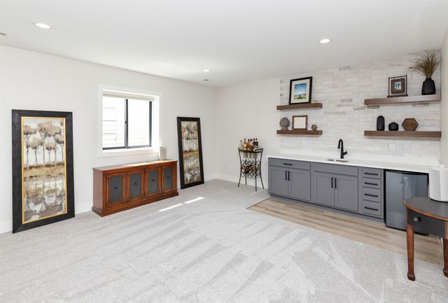 1300 Deer Ridge Drive NW, Bondurant, IA 50035