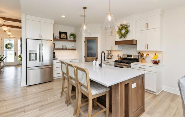 1300 Deer Ridge Drive NW, Bondurant, IA 50035