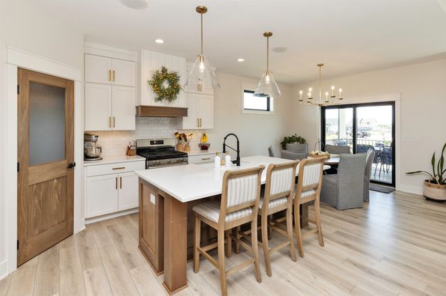1300 Deer Ridge Drive NW, Bondurant, IA 50035