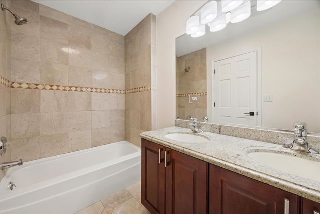 490 E RED OAK Street, Bensenville, IL 60106