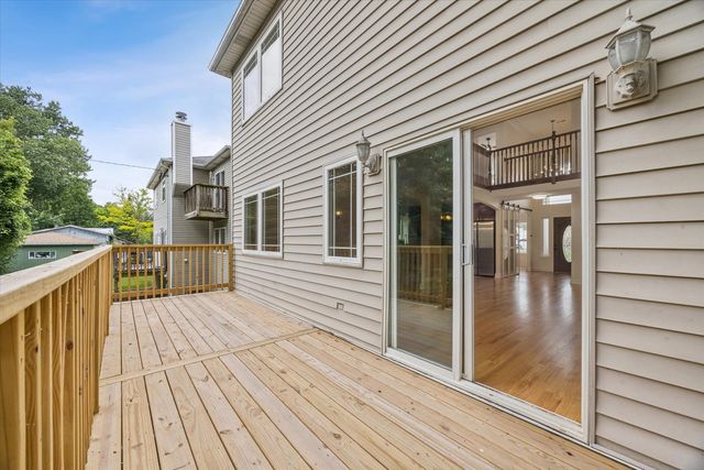 490 E RED OAK Street, Bensenville, IL 60106