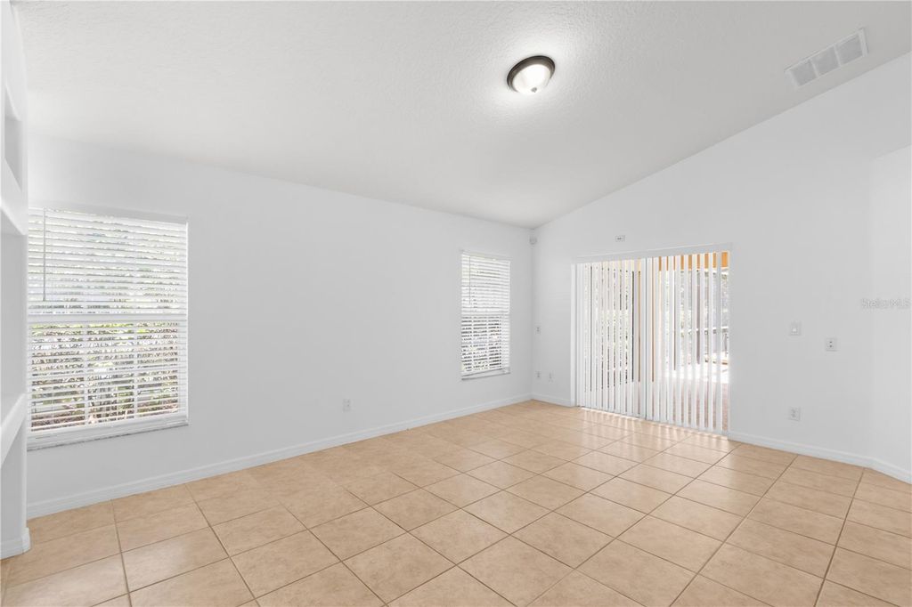 Image 12 of property listing at 10990 ELIOTTI STREET, Orlando, FL 32832