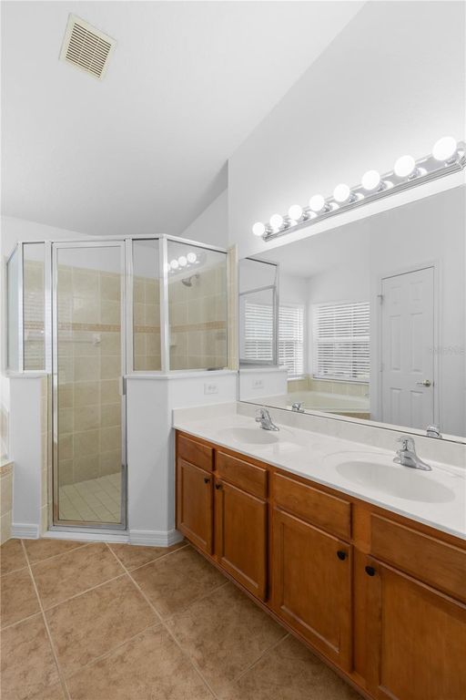 Image 20 of property listing at 10990 ELIOTTI STREET, Orlando, FL 32832