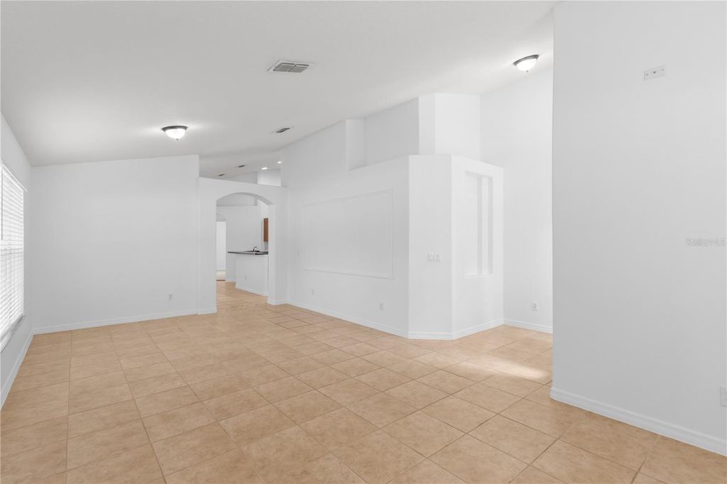 Image 9 of property listing at 10990 ELIOTTI STREET, Orlando, FL 32832