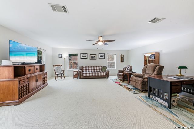 51 HUNTERS POINT DR, New Braunfels, TX 78132