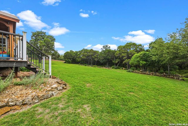 51 HUNTERS POINT DR, New Braunfels, TX 78132