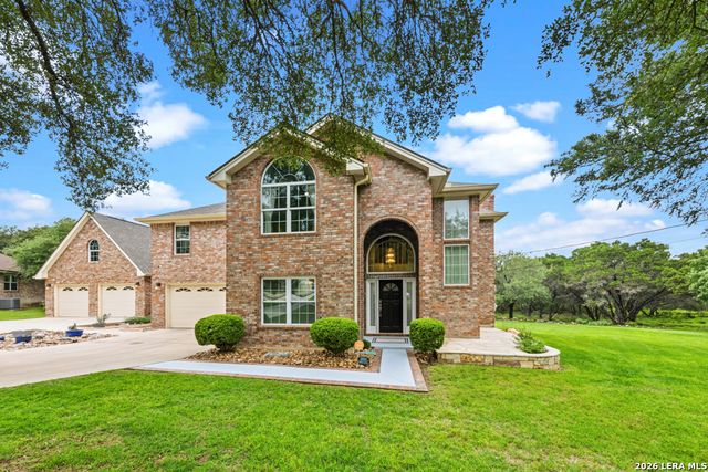 51 HUNTERS POINT DR, New Braunfels, TX 78132