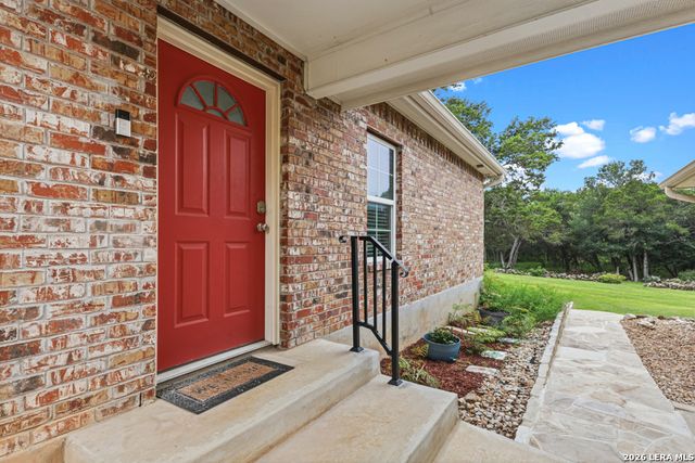 51 HUNTERS POINT DR, New Braunfels, TX 78132