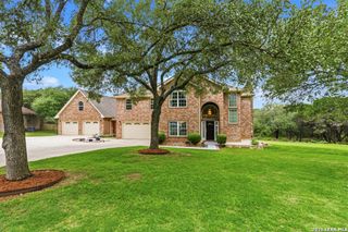 51 HUNTERS POINT DR, New Braunfels, TX 78132