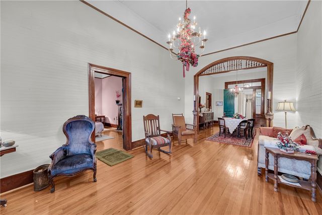 100 E Wesley Street, Walhalla, SC 29691