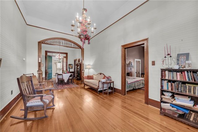 100 E Wesley Street, Walhalla, SC 29691