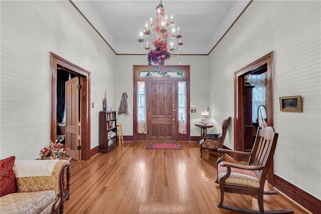 100 E Wesley Street, Walhalla, SC 29691