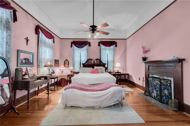 100 E Wesley Street, Walhalla, SC 29691