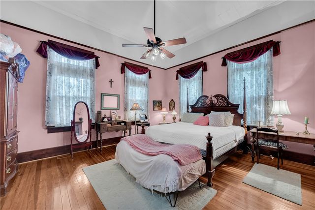 100 E Wesley Street, Walhalla, SC 29691