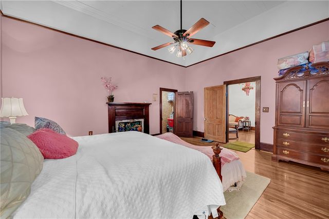 100 E Wesley Street, Walhalla, SC 29691