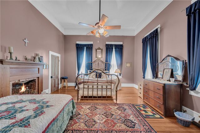 100 E Wesley Street, Walhalla, SC 29691