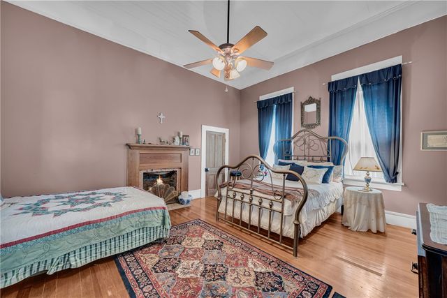 100 E Wesley Street, Walhalla, SC 29691