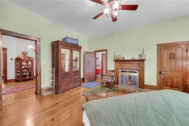 100 E Wesley Street, Walhalla, SC 29691