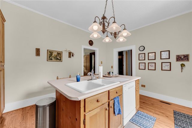 100 E Wesley Street, Walhalla, SC 29691