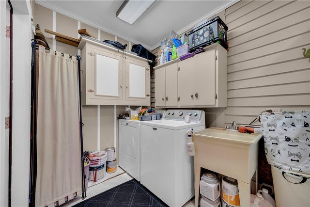 100 E Wesley Street, Walhalla, SC 29691