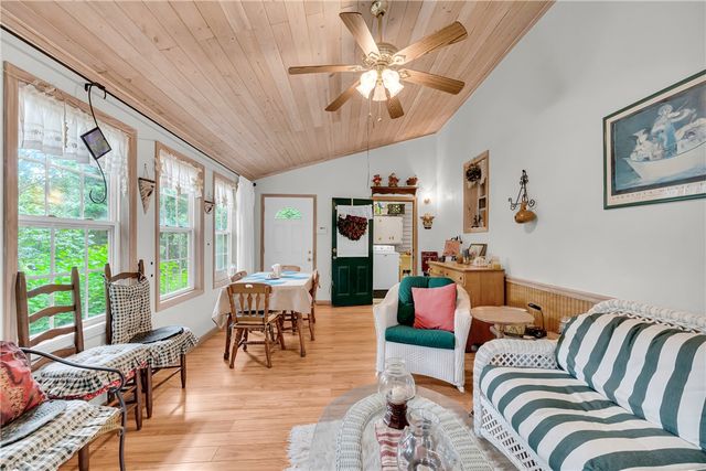 100 E Wesley Street, Walhalla, SC 29691