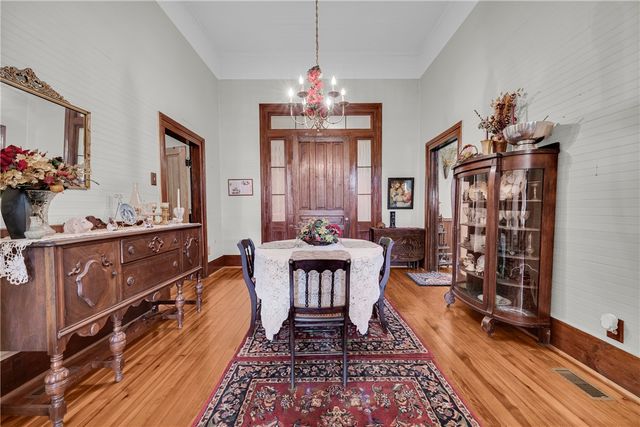 100 E Wesley Street, Walhalla, SC 29691