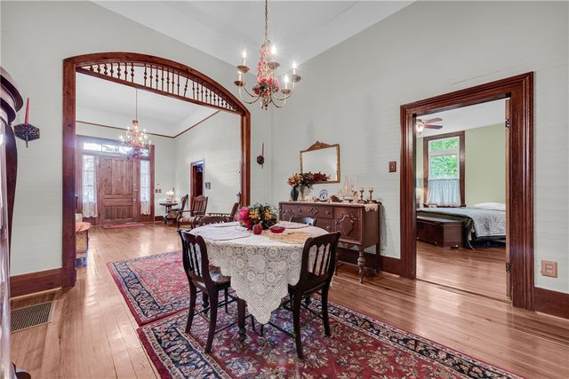 100 E Wesley Street, Walhalla, SC 29691